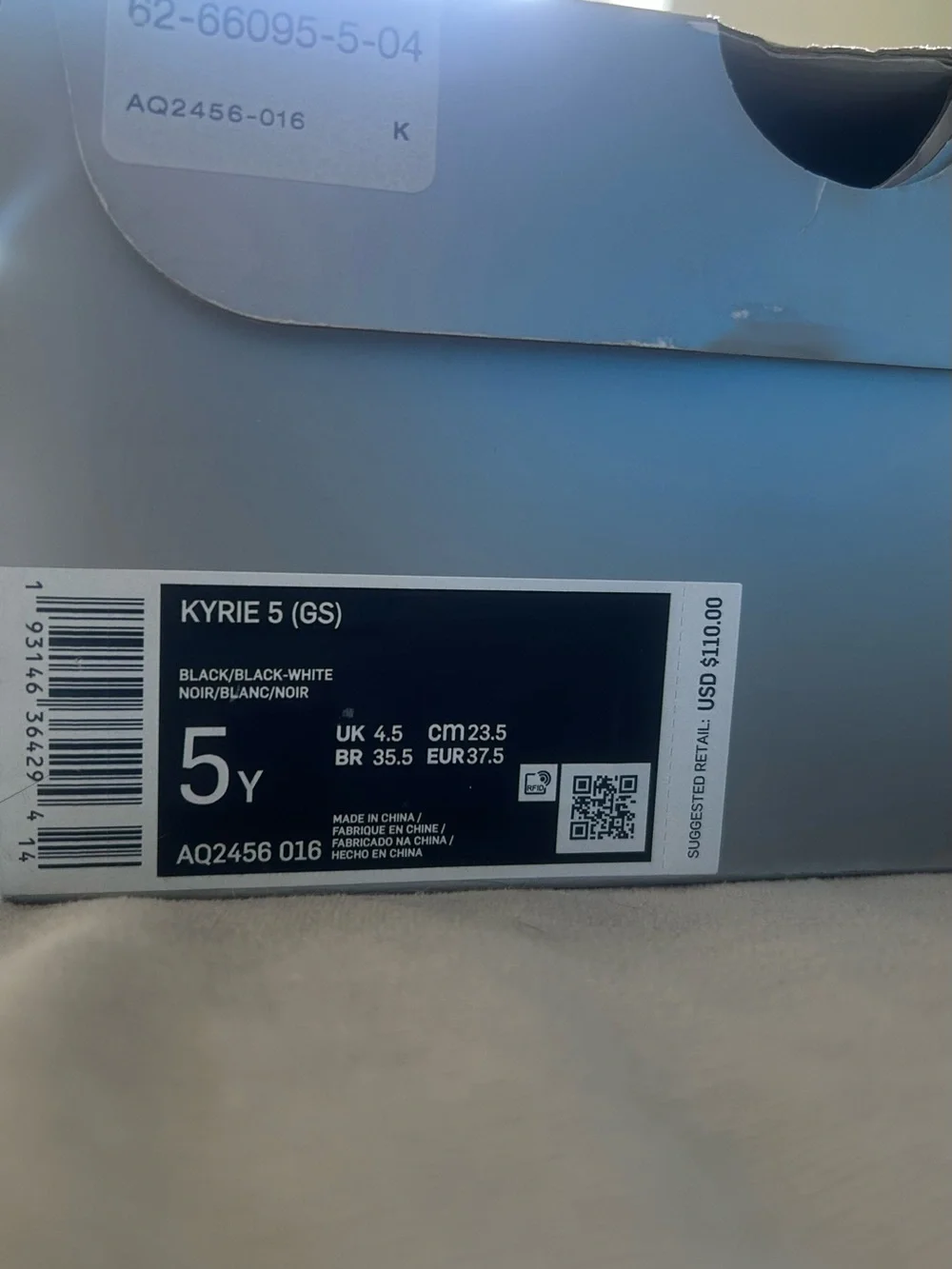 All-Black Basketball Sneakers KYRIE 5
